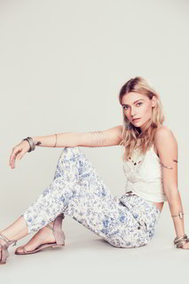 Farah Holt feet photo 2