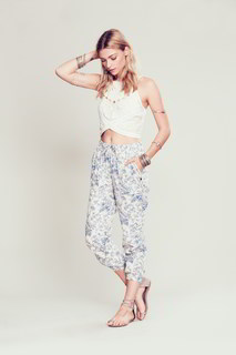 Farah Holt feet photo 1