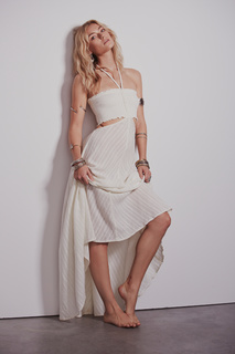 Farah Holt feet photo 7