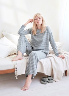 Farah Holt feet photo 19