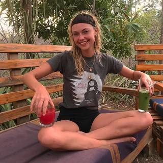 Farah Holt feet photo 18