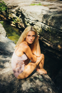 Farah Holt feet photo 1