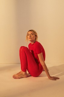 Farah Holt feet photo 9