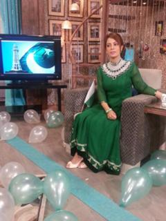 Farah Hussain feet photo 3