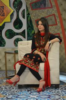 Farah Hussain feet photo 16