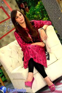 Farah Hussain feet photo 11