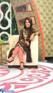 Farah Hussain feet photo 10