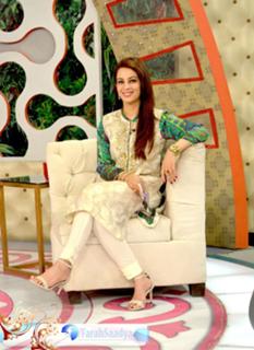 Farah Hussain feet photo 5