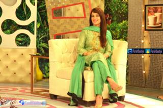 Farah Hussain feet photo 3