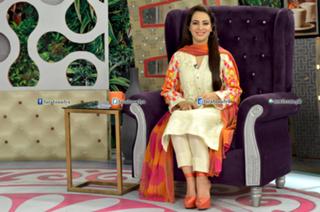 Farah Hussain feet photo 19