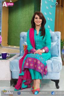 Farah Hussain feet photo 8