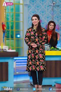 Farah Hussain feet photo 2