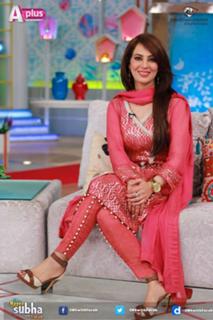 Farah Hussain feet photo 13