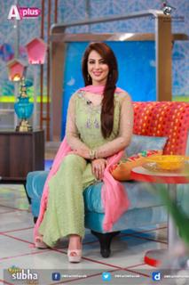 Farah Hussain feet photo 3