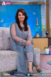 Farah Hussain feet photo 20