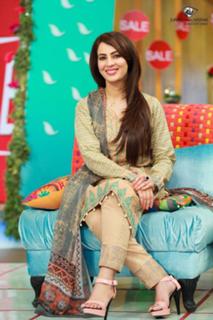 Farah Hussain feet photo 4