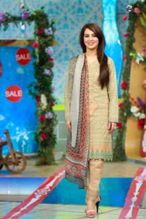 Farah Hussain feet photo 2