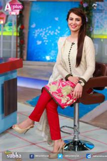 Farah Hussain feet photo 10