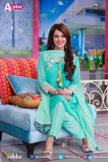 Farah Hussain feet photo 2