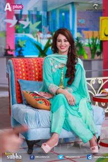 Farah Hussain feet photo 17