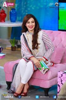 Farah Hussain feet photo 1