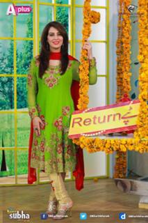 Farah Hussain feet photo 8