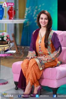 Farah Hussain feet photo 3