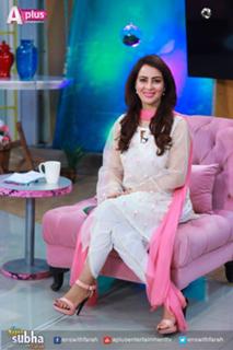 Farah Hussain feet photo 18