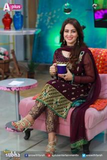 Farah Hussain feet photo 11