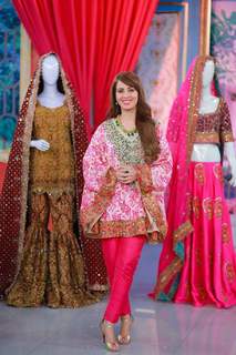 Farah Hussain feet photo 4