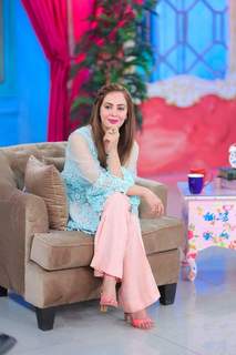 Farah Hussain feet photo 3