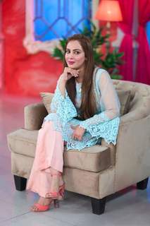 Farah Hussain feet photo 2