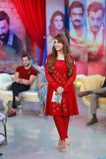 Farah Hussain feet photo 1