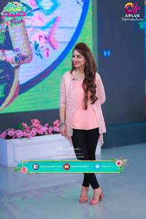 Farah Hussain feet photo 2