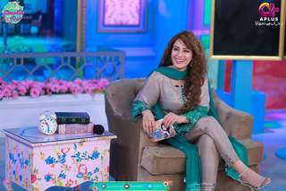 Farah Hussain feet photo 18