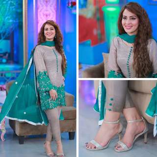 Farah Hussain feet photo 12