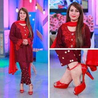 Farah Hussain feet photo 11