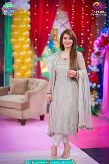 Farah Hussain feet photo 13