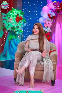 Farah Hussain feet photo 11