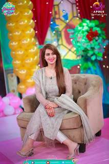 Farah Hussain feet photo 6
