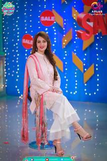 Farah Hussain feet photo 19