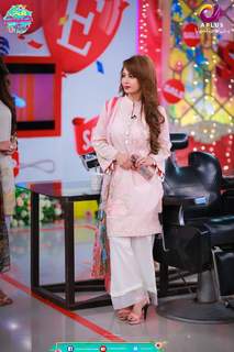 Farah Hussain feet photo 17