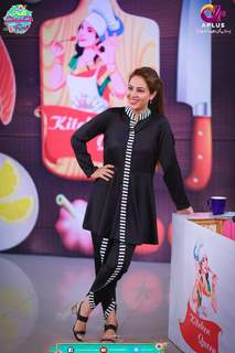 Farah Hussain feet photo 9