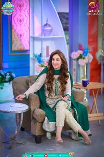 Farah Hussain feet photo 10
