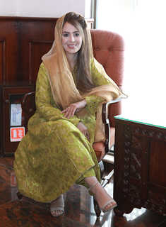 Farah Hussain feet photo 16