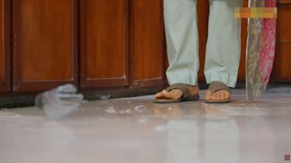 Farah Hussain feet photo 2
