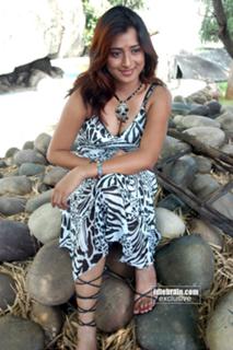 Farah Khan feet photo 17