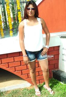 Farah Khan feet photo 14