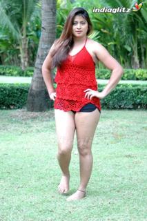 Farah Khan feet photo 13