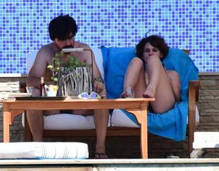 Farah Zeynep Abdullah feet photo 15